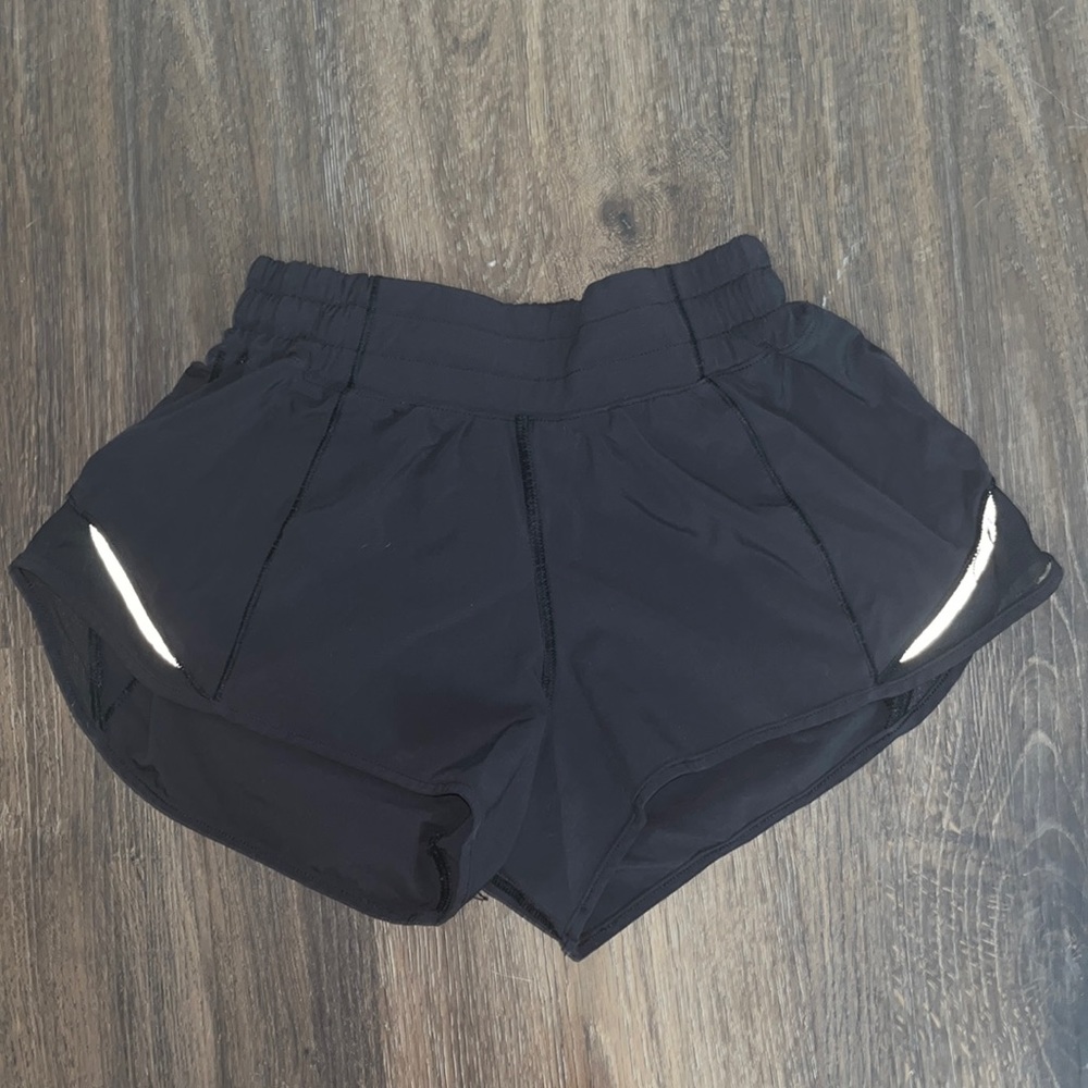 2.5in black hotty hot shorts!